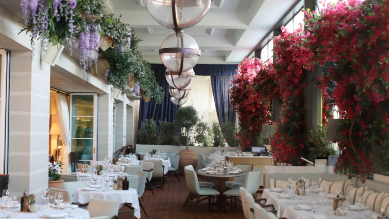 Dubai restaurant interior ideas